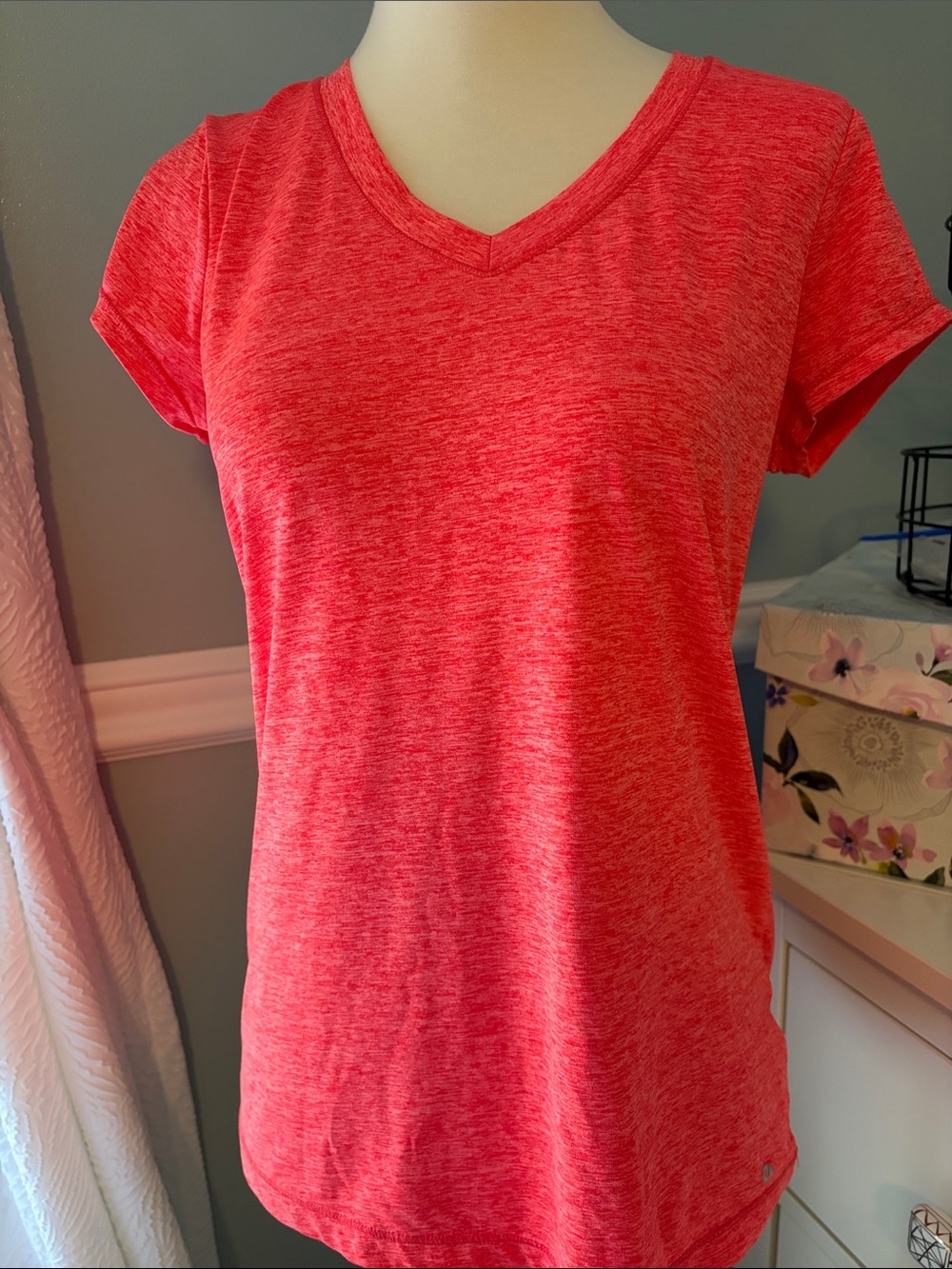 Xersion Heathered Coral Red V-Neck Short Sleeve Tee